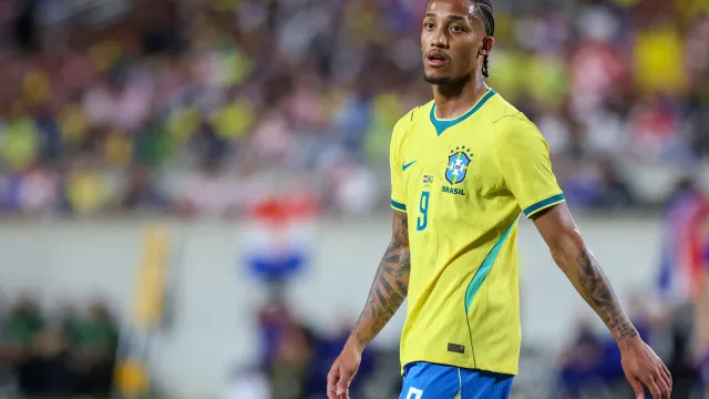 joao-pedro-lamenta-corte-da-selecao-apos-volta-de-neymar-a-copa