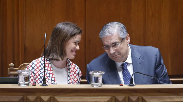 plano-da-saude?-ps-fala-em-“falhanco”.-governo-responde:-“bem-sucedido”