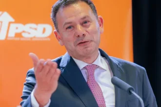 montenegro-reeleito-no-sabado-para-3.o-mandato-como-presidente-do-psd