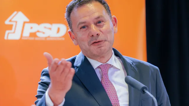 montenegro-reeleito-no-sabado-para-3.o-mandato-como-presidente-do-psd