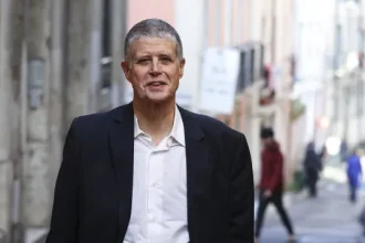 socialista-miguel-coelho-suspende-mandato-de-deputado-municipal-em-lisboa