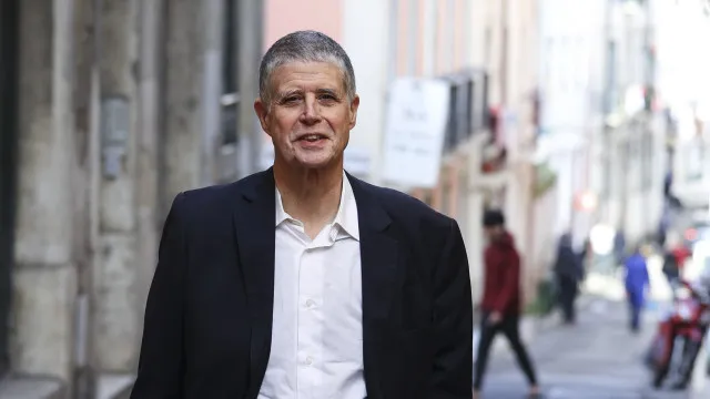 socialista-miguel-coelho-suspende-mandato-de-deputado-municipal-em-lisboa