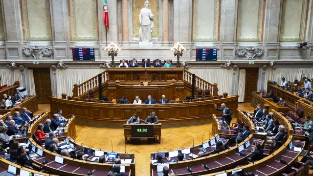 parlamento-debate-hoje-condicoes-dos-trabalhadores-e-pacote-laboral