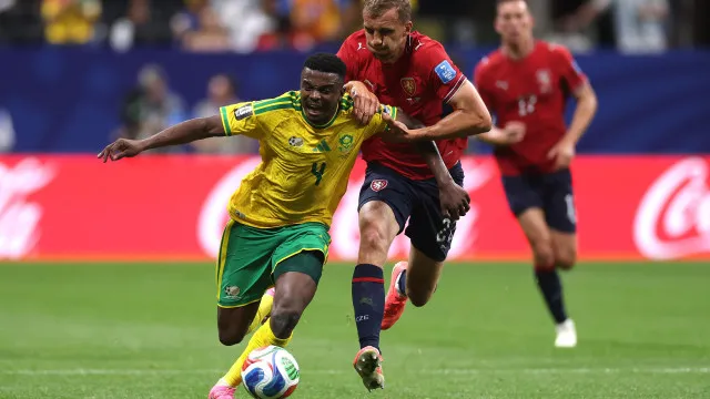 republica-tcheca-leva-gol-no-fim-e-fica-no-empate-contra-a-africa-do-sul