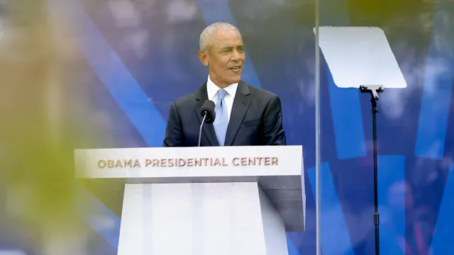 obama-inaugura-centro-presidencial-com-ex-presidentes-e-celebridades