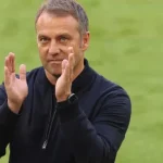 hansi-flick-confirma-renovacao-de-contrato-com-o-barcelona-ate-2028