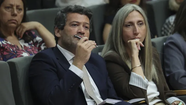 “prostitutos-sem-carater”?-“e-claro”-que-passos-falava-“de-quem-governa”