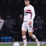 bobadilla,-do-sao-paulo,-e-denunciado-no-stjd-por-gesto-contra-corinthians