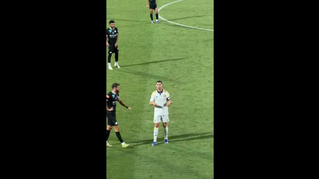 provocado-com-gritos-por-messi,-cristiano-ronaldo-reage-com-danca;-veja