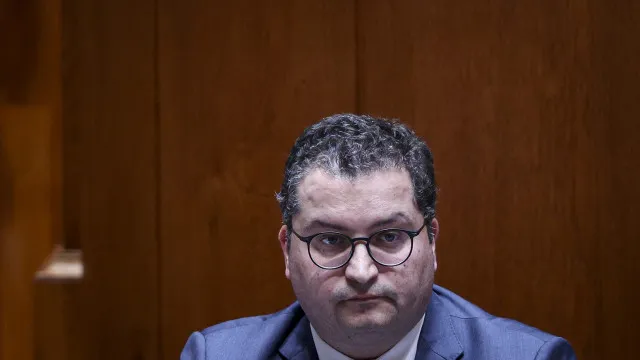 ps-pede-audicao-de-miranda-sarmento-sobre-nomeacoes-para-funcao-publica