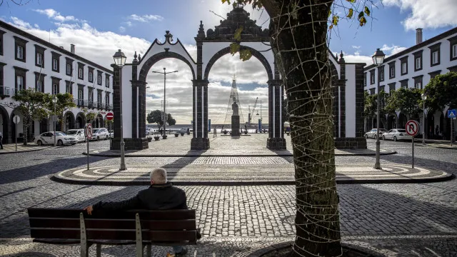 dia-dos-acores-celebrado-hoje-com-sessao-solene-em-ponta-delgada