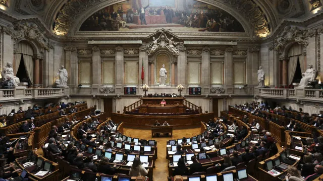 assistencia-pessoal-gratuita-para-deficientes-aprovada-em-votacao-final