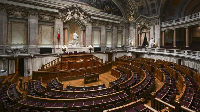 lei-laboral-tem-dias-contados?-ps-vota-contra…-e-chega-para-la-caminha