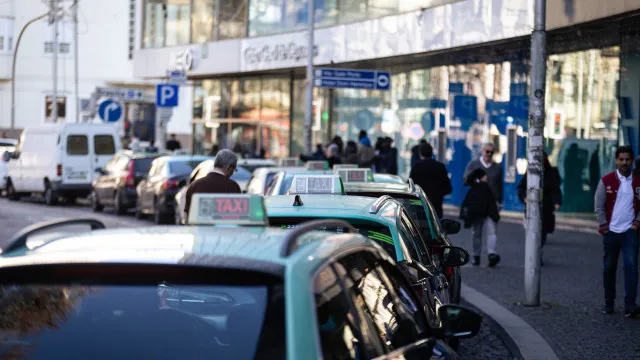 mais-de-duas-mil-queixas-sobre-taxis-e-tvde-em-2025.-aumento-foi-de-25%