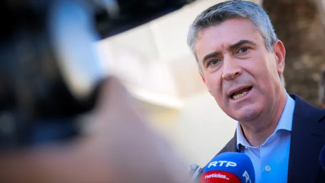 lider-do-ps-considera-“ridiculas”-insinuacoes-sobre-coligacao-com-o-chega