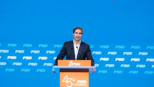 “existem-dois-blocos-–-um-liderado-por-montenegro-e-um-do-bota-abaixo”
