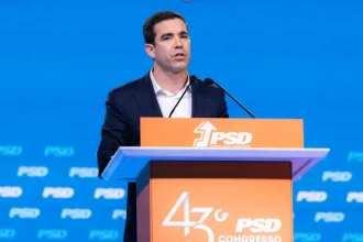 “cada-vez-que-virem-ventura-a-dancar,-ele-e-quem-vos-esta-a-tramar”