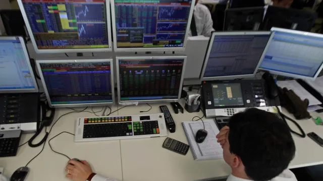 psi-acentua-tendencia-negativa-da-abertura-e-perde-mais-de-1%