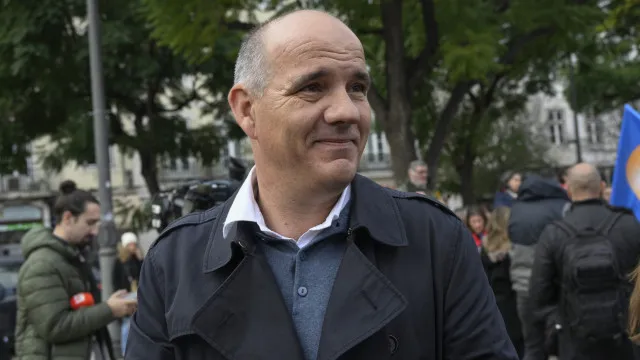 pcp-pressiona-ps-a-aprovar-inquerito-sobre-lajes-apos-“indignacao”