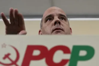 pacote-laboral-entregue-no-parlamento-“confirma-tudo-o-que-e-negativo”