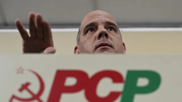 pacote-laboral-entregue-no-parlamento-“confirma-tudo-o-que-e-negativo”