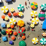 chapeu-de-sol-nas-praias:-quais-sao-os-direitos-dos-banhistas?-ha-multas?