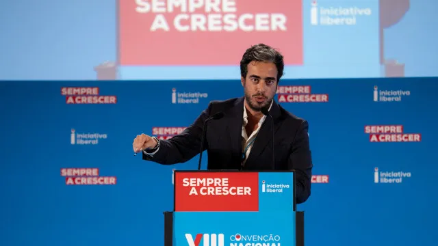 il-contra-fundo-soberano-do-estado-e-insiste-na-reforma-laboral