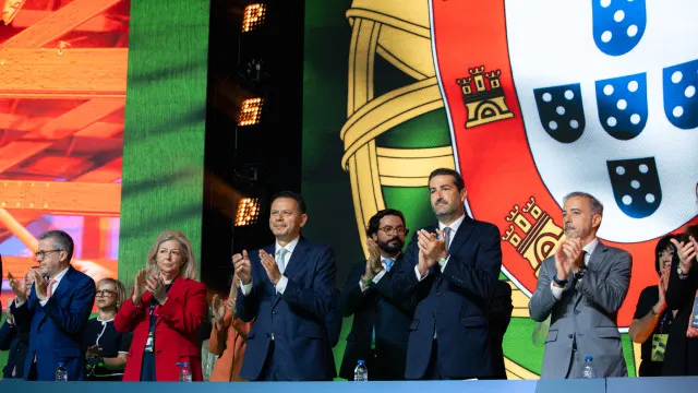 da-“falta-de-coragem”-ao-“salto-a-vara”:-as-reacoes-ao-congresso-do-psd