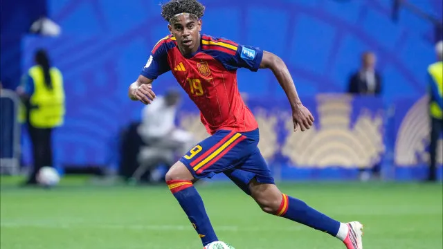 yamal-entra-em-top-10-dos-mais-jovens-a-marcar-em-copas;-pele-lidera-lista