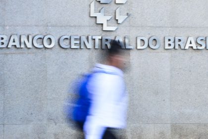 mercado-eleva-projecao-de-inflacao-e-ve-selic-em-14%-ao-ano-em-2026