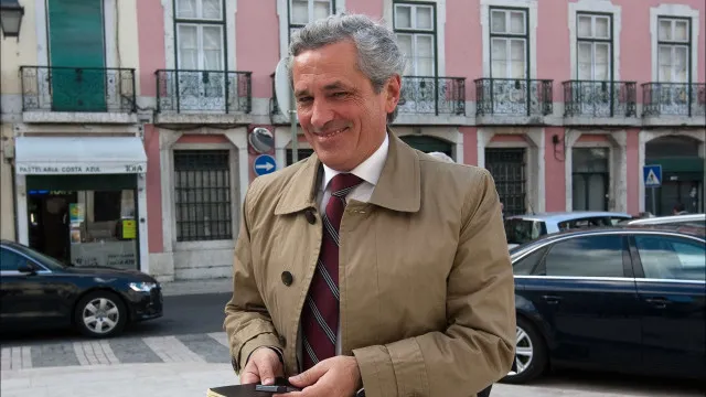 cds:-presidente-do-congresso-apela-a-retirada-de-mocoes-em-nome-da-uniao