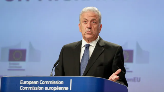 belgica-emite-mandado-contra-ex-comissario-europeu