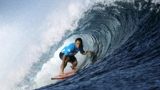 os-maiores-surfistas-do-mundo-e-os-brasileiros-surpreendem