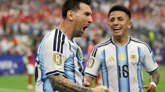 maior-artilheiro-das-copas!-messi-marca-2-e-argentina-vence-a-austria