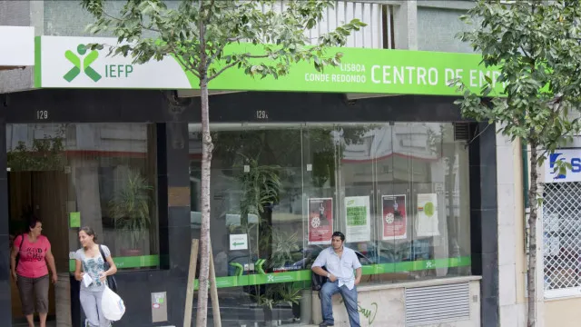 numero-de-casais-no-desemprego-desce-10,9%-em-maio