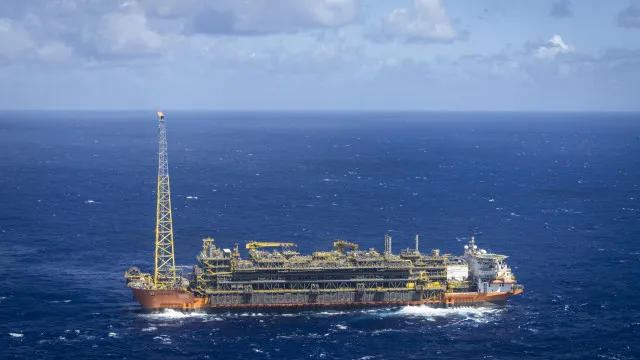 producao-de-petroleo-da-opep-mantem-se-34%-abaixo-de-antes-da-guerra