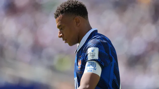 depois-de-chuva-e-pausa,-franca-de-mbappe-nao-da-chances-ao-iraque
