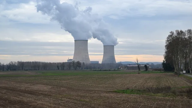 calor-obriga-a-parar-central-nuclear-em-franca