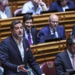 psd/cds-propoe-2-anos-de-residencia-legal-para-acesso-de-imigrantes-a-psu