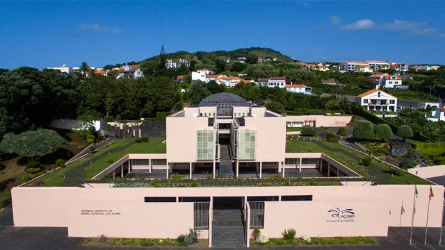 be-diz-que-ha-enfermeiros-a-trabalhar-16-e-24-horas-seguidas-nos-acores