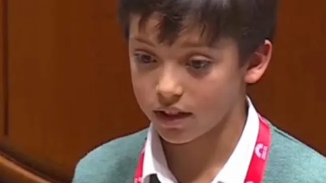 “extraordinario-estar-aqui”.-mateus-foi-secretario-da-mesa-e-derreteu-ar