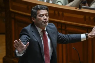 burloes-usam-imagem-de-ventura-para-pedir-apoio,-50-mil-euros:-“e-fraude”