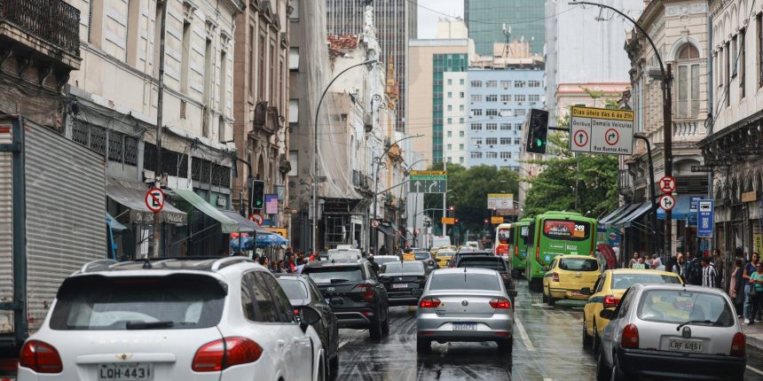 rio:-maioria-dos-carros-roubados-esta-em-areas-controladas-pelo-crime