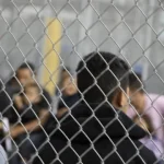 manifestantes-num-centro-de-imigracao-do-texas-condenados-por-terrorismo