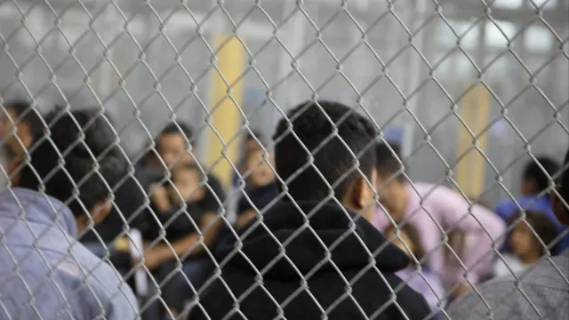 manifestantes-num-centro-de-imigracao-do-texas-condenados-por-terrorismo