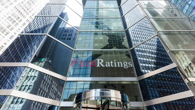 fitch-alerta-para-possivel-derrapagem-orcamental-em-angola