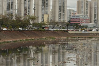 rio-tiete-nao-tem-trecho-livre-de-contaminacao,-diz-sos-mata-atlantica