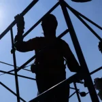 pedidos-de-subsidio-de-desemprego-nos-eua-recuam-para-215.000