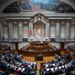 parlamento-aprova-projetos-do-ps-e-cds-pp-para-apoiar-familias-com-filhos