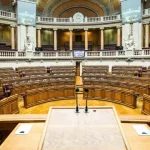 psu-aprovada-no-parlamento.-ps-absteve-se,-chega-votou-contra